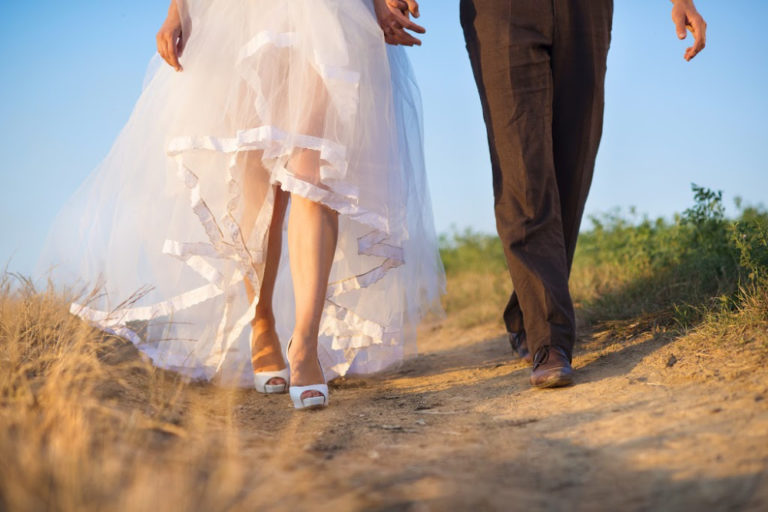 How To Attract Your Soulmate: 5 Things To Do To Manifest Your Soulmate, and Signs To Look For